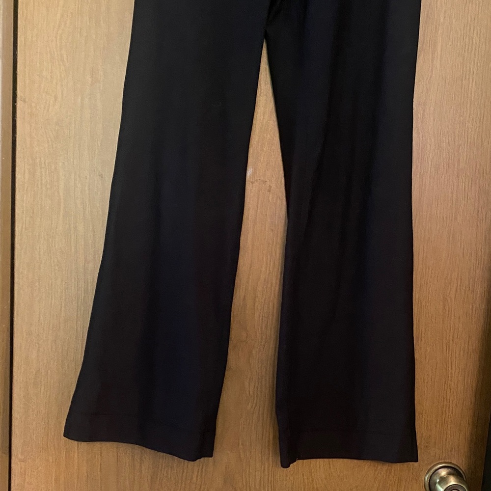 Nike Black Yoga Pants - Picture 3 of 4